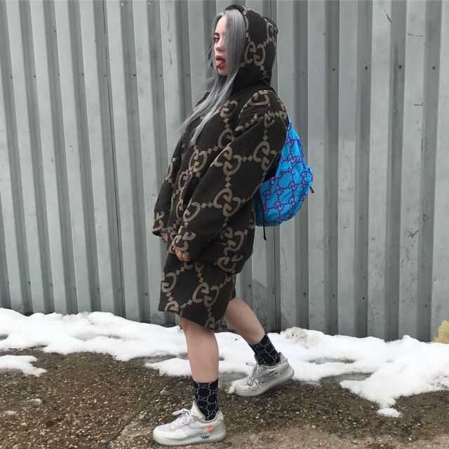 Billie Eilish en baskets